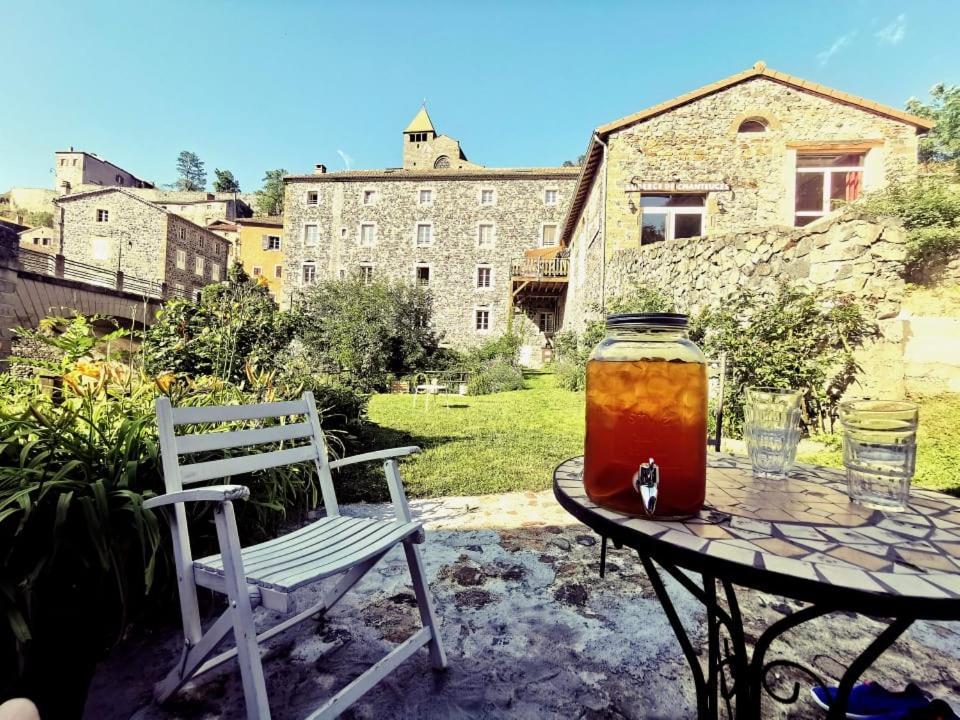 Auberge De Chanteuges Exterior photo